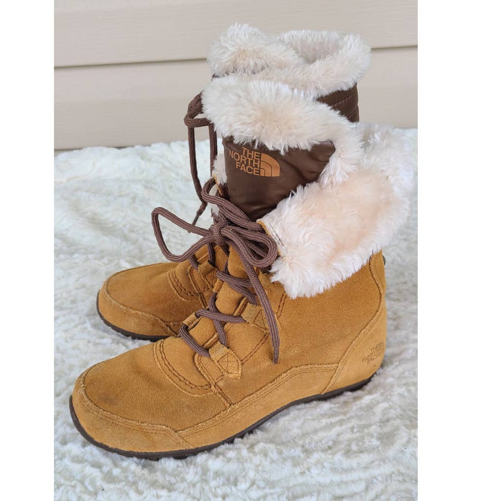 The North Face Women's Nuptse Purna‎ ll Boots Size 6.